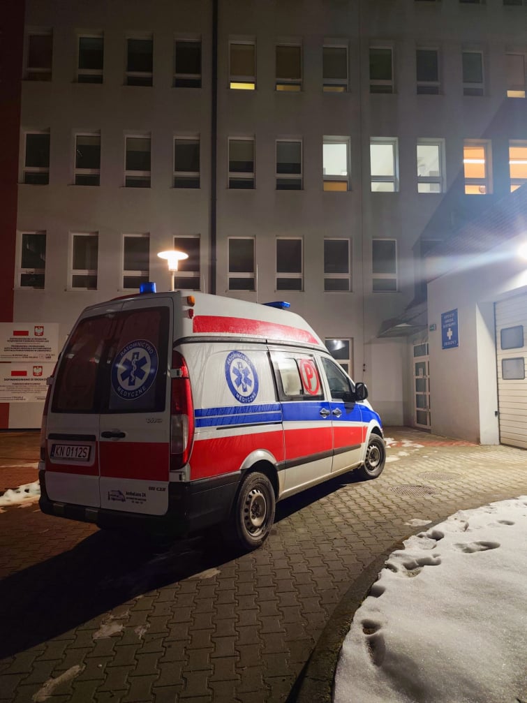 AmbuLans 24 transport medyczny